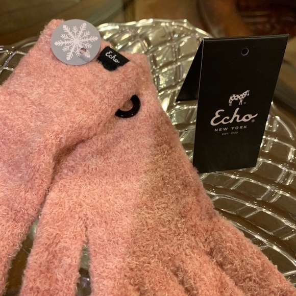 Echo Gloves - Soft to the Touch - Picture 2 of 2